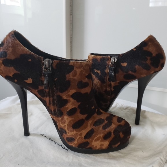 HP🎉🎉🎉#casualcool🎈🎈🎈Pony hair booties😍 - Picture 8 of 9